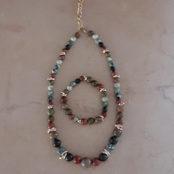 Stone Bead Jewelry Set - Picture 2 of 3